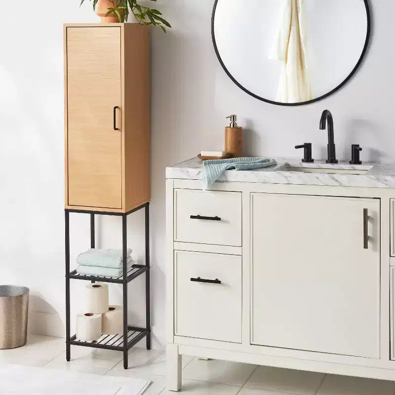 Colonne de salle de bain haute avec rangement ouvert et fermé