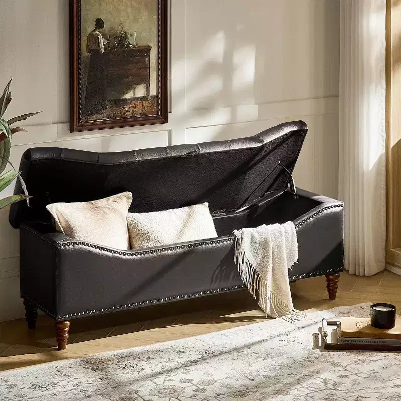 Banc capitonné avec rangement dissimulé et garniture cloutée