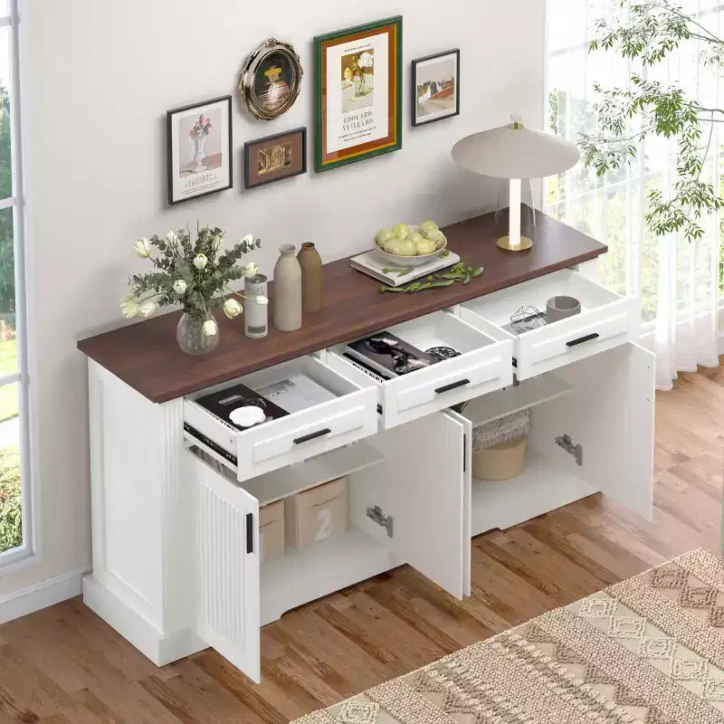 Bahut cannelé de 160 cm avec 4 portes et 3 tiroirs