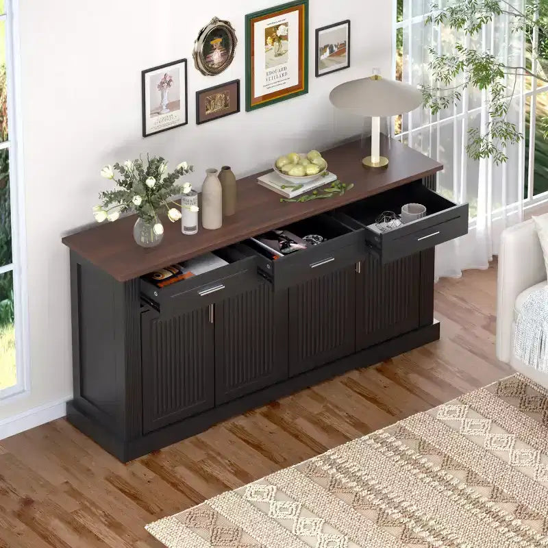 Bahut cannelé de 160 cm avec 4 portes et 3 tiroirs