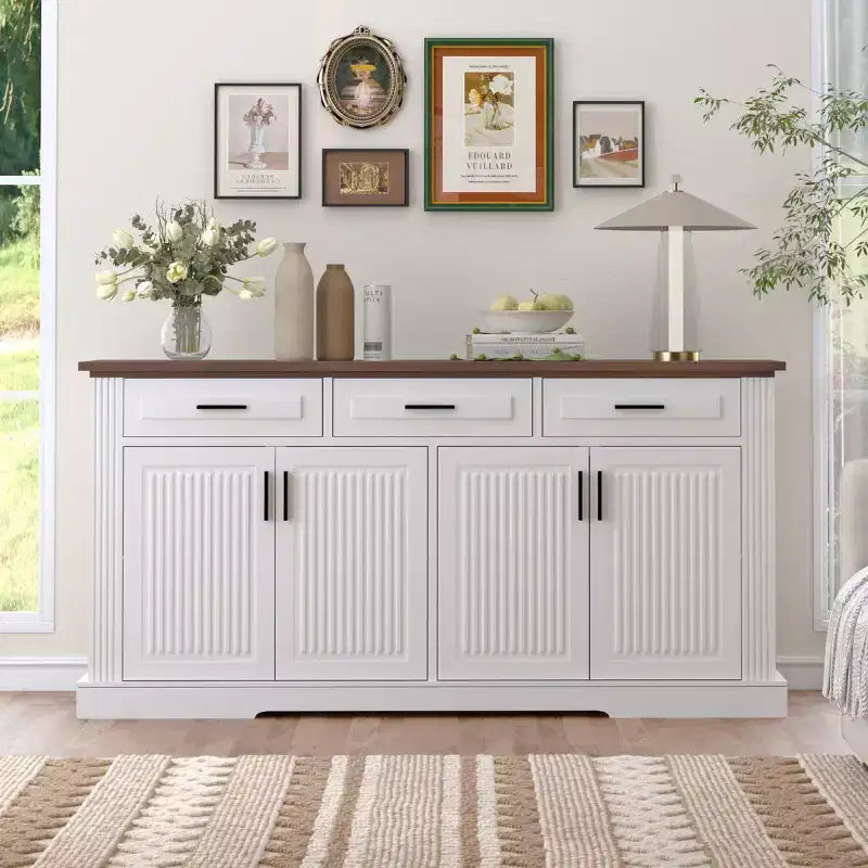 Bahut cannelé de 160 cm avec 4 portes et 3 tiroirs