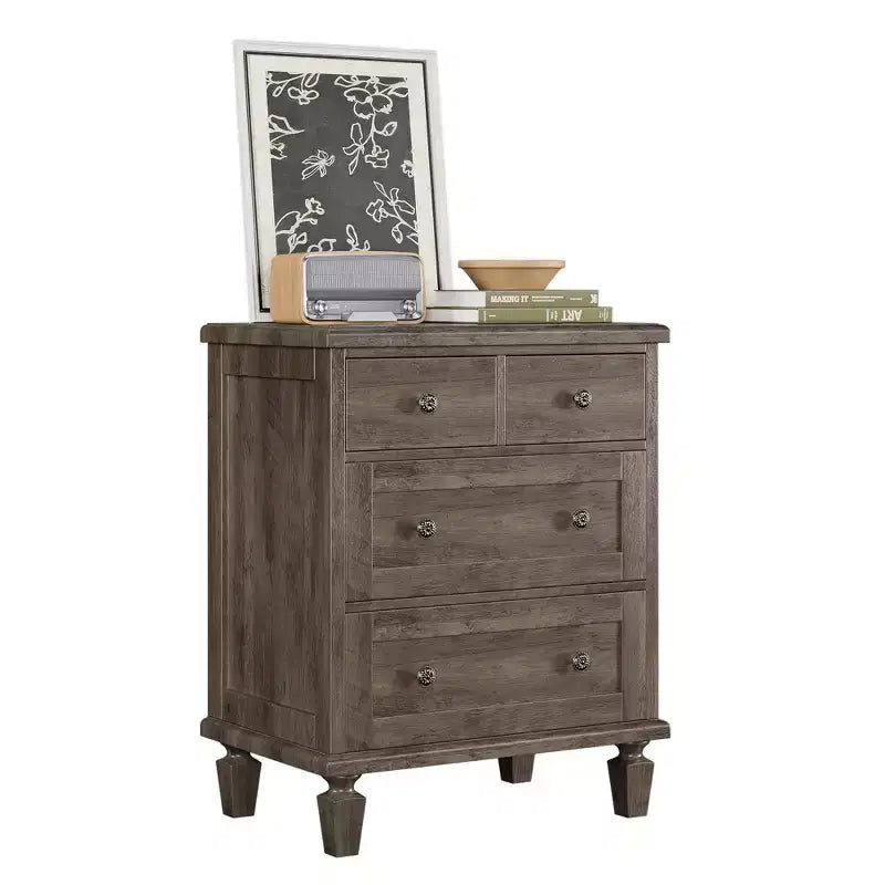 Commode 4 tiroirs avec pieds coniques et finition vieillie