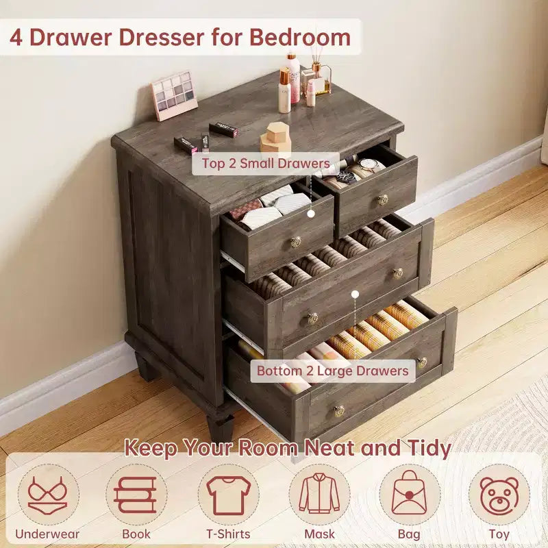 Commode 4 tiroirs avec pieds coniques et finition vieillie