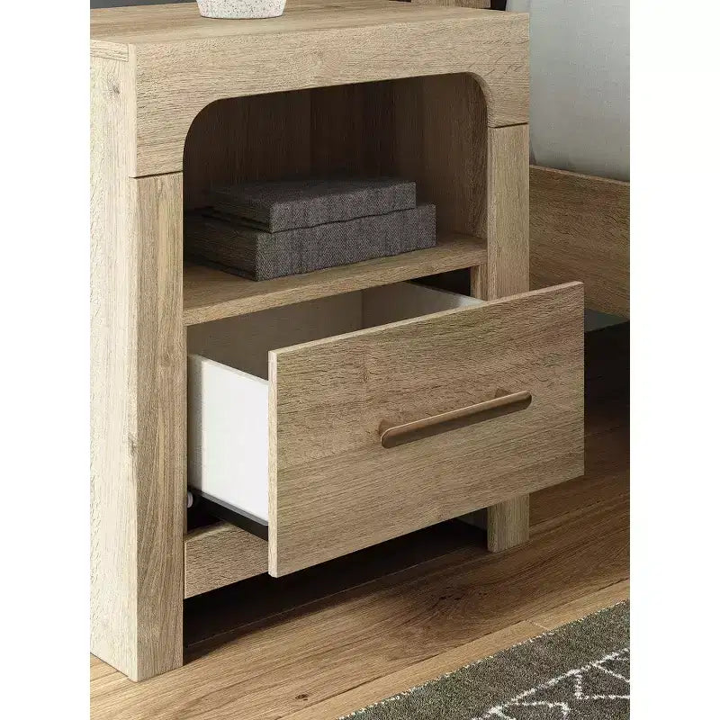 Table de chevet avec tiroir, étagère ouverte et ports de chargement USB