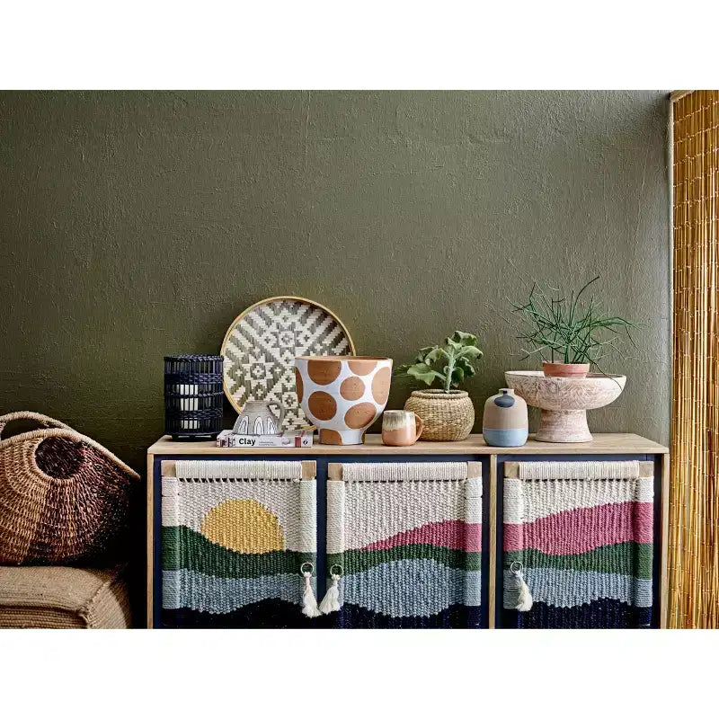 Console en bois de manguier avec portes en corde tressée et rangement compartimenté