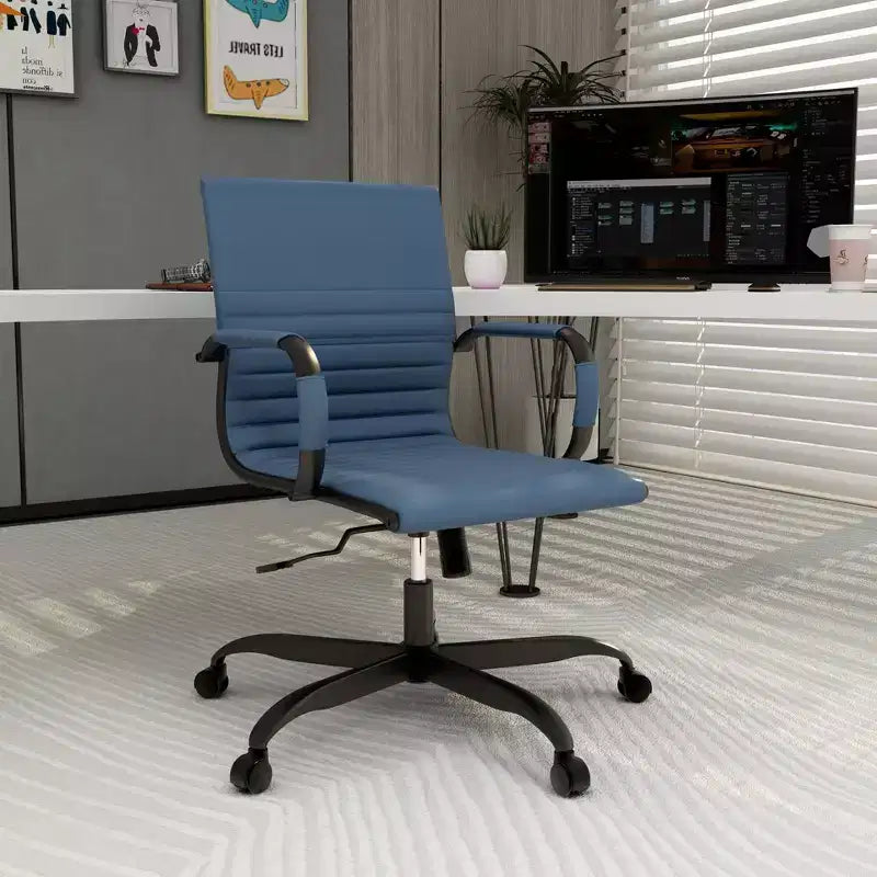 Chaise de bureau en cuir vegan nervuré avec base pivotante noir mat