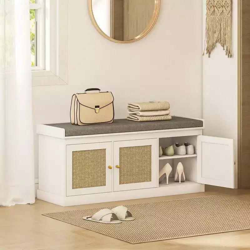Banc de rangement pour chaussures avec portes en rotin, coussin et étagères réglables